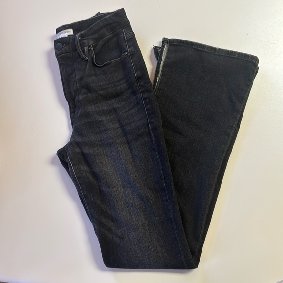 Good American Classic High Rise Split Hem Flare Jeans - Picture 3 of 11